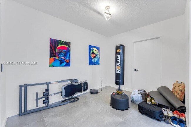 Building Photo - 300 Sunny Isles Blvd
