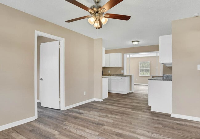 Building Photo - 838 Horseshoe Bay Dr