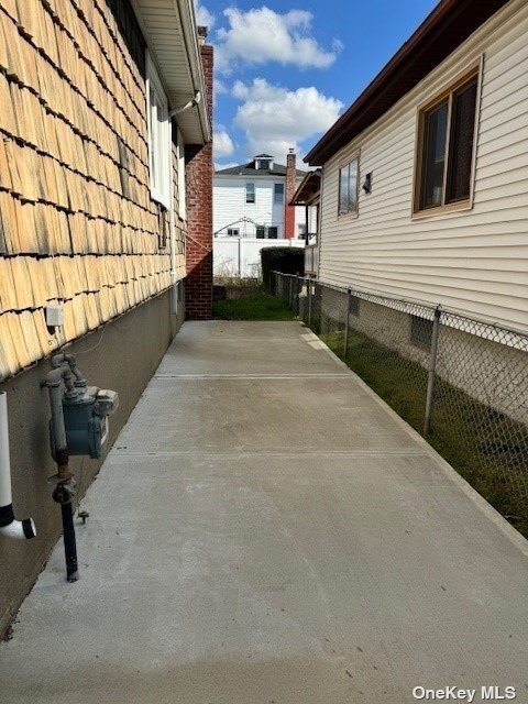 Building Photo - 27 Fairfax St