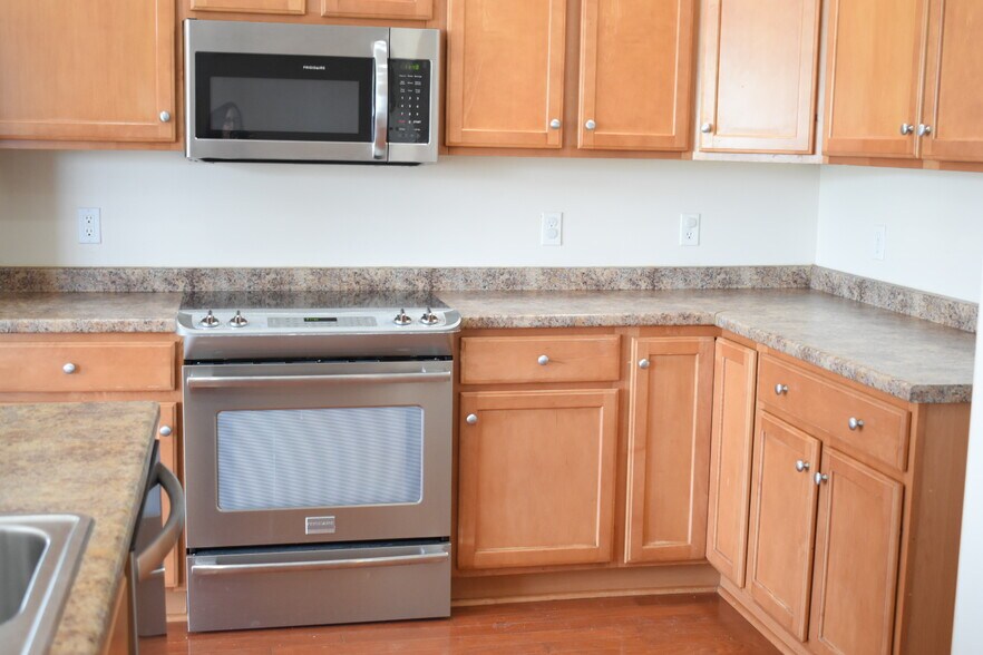 Building Photo - 1305 Wakefield Ct