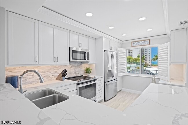 Building Photo - 10684 Gulf Shore Dr