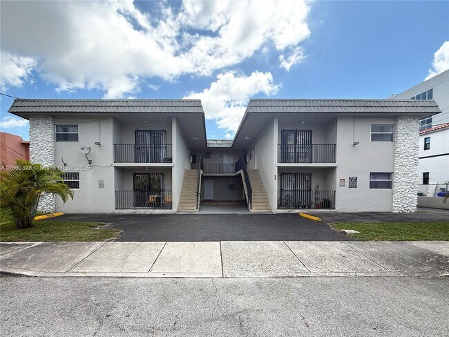 Primary Photo - 635 SW 7th Ct