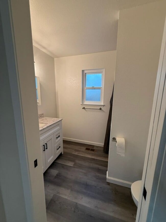 Building Photo - 3 Bedroom/2 Bathroom Home Available in Rincon Valley!