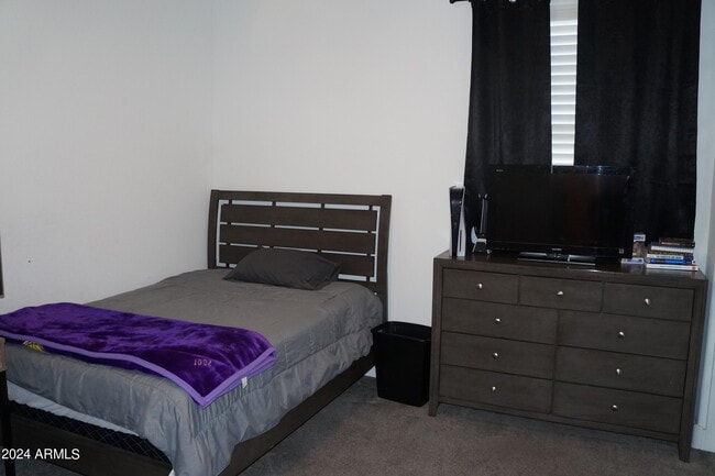 Building Photo - 10864 W Marshall Ave