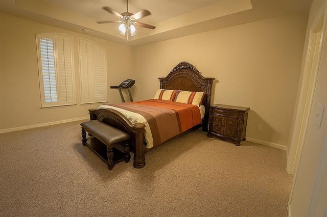 Building Photo - 6687 DeLeon St