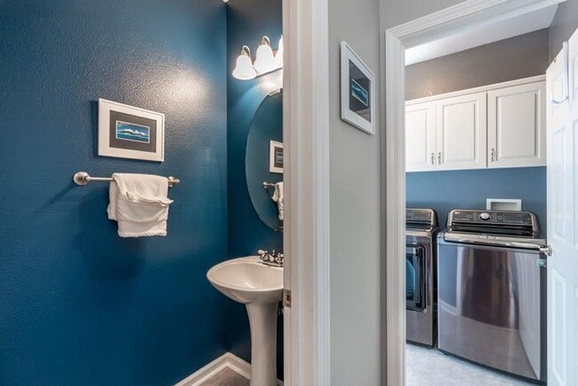 Building Photo - Stunning Updated Alameda Home w/ Backyard Deck & Custom Features