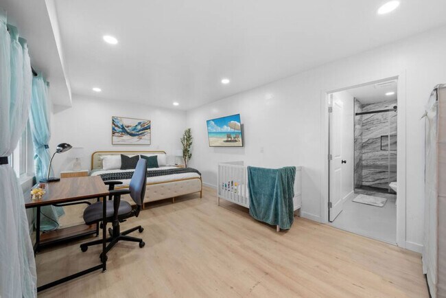 Building Photo - 5048 Bluff Pl