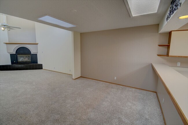 Building Photo - 7524 Northridge Ave NE