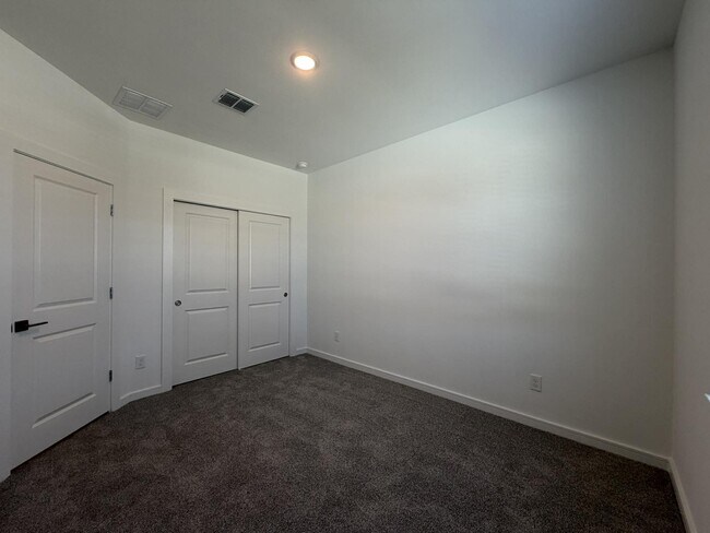 Building Photo - 8338 Bay Oaks Dr