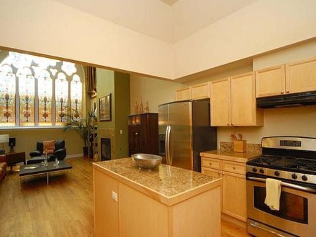 Primary Photo - 225 Lincoln St