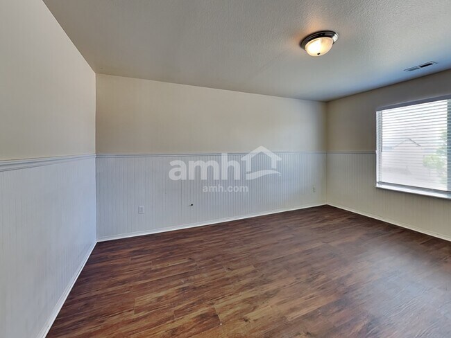 Building Photo - 1006 W 180 S