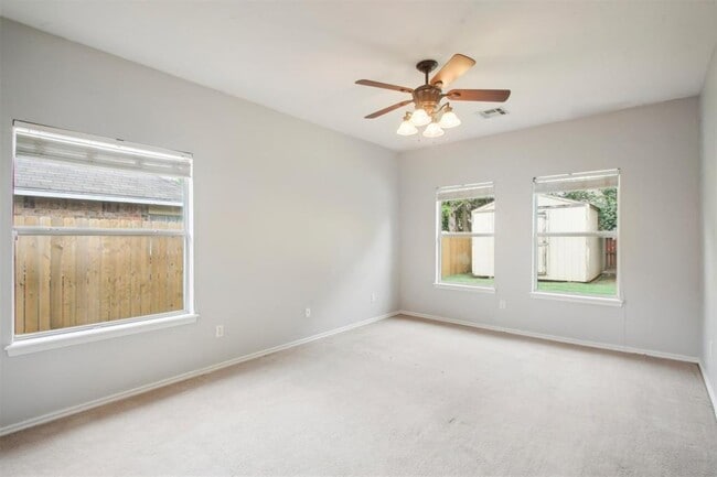 Building Photo - 613 Vickery Ave