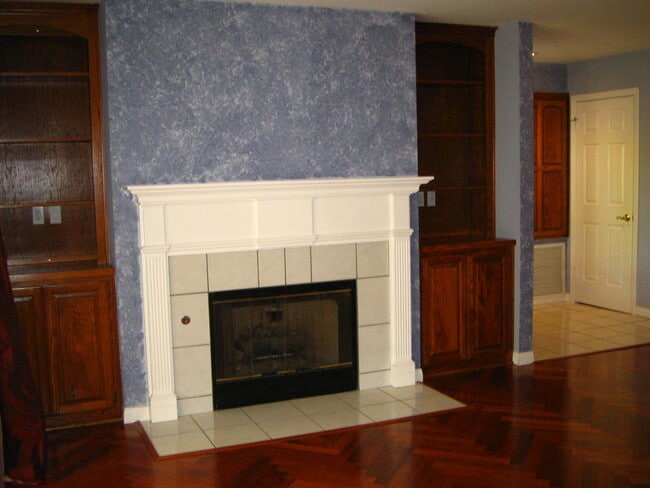 Building Photo - Via Zapata - 3bd/2.5ba Townhouse - Canyon Crest