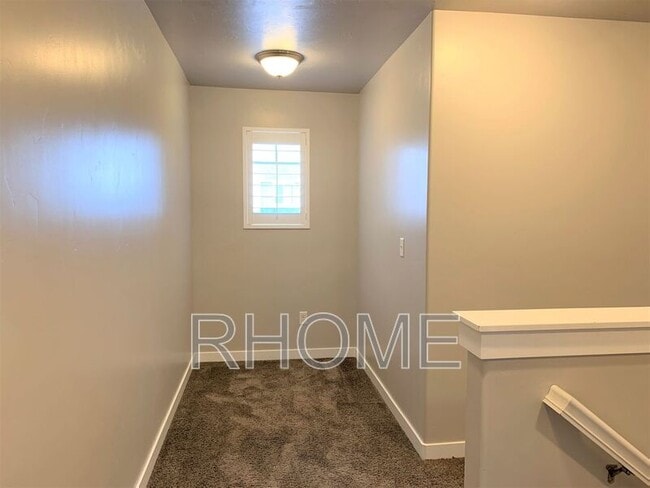 Building Photo - 14257 S. Sidehill Lane