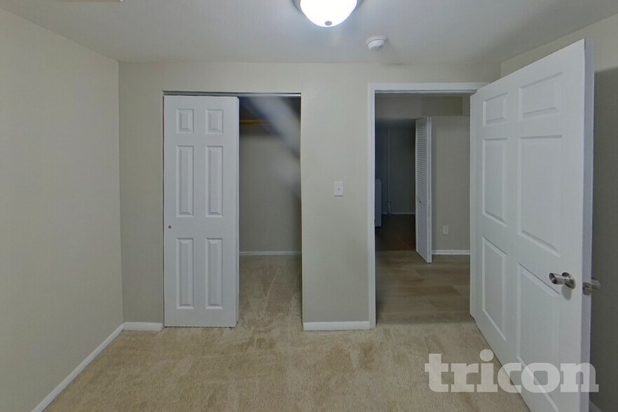 Building Photo - 565 Winebrook Way