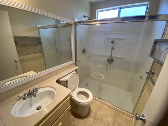 Building Photo - (55+ Community) Perfectly Located 2 Bedroom House in Oceanside Available 1st Week of June!