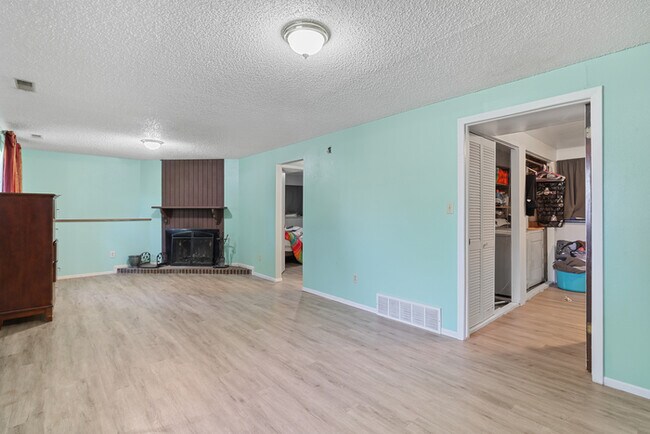 Building Photo - 2380 Middleton Ct