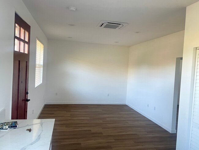 Building Photo - 4057 Bernice Dr