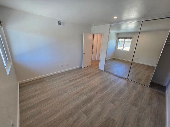 Building Photo - JAMACHA GREENS BEAUTY – FULLY REMODELED 2BR TOWNHOME!