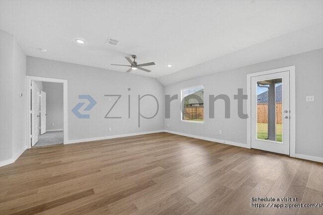 Building Photo - 1010 Rosemary Hl Dr