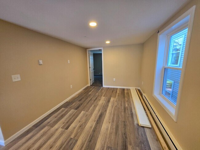 Building Photo - 109 2nd St