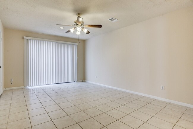 Building Photo - 1538 Ainsdale Dr