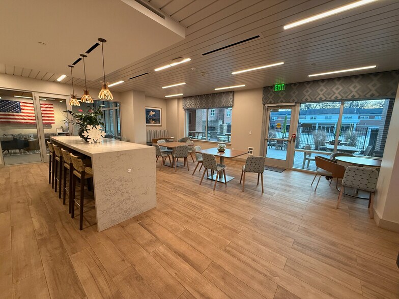 Building Photo - 124 Independence Dr