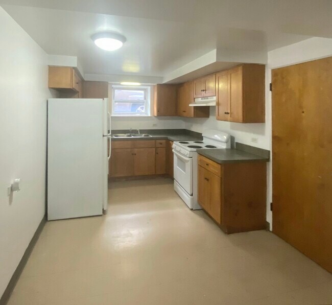 Building Photo - 5700 W 35th St