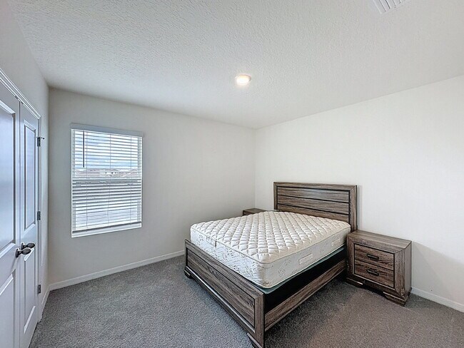 Building Photo - 8379 Ender Hls Dr