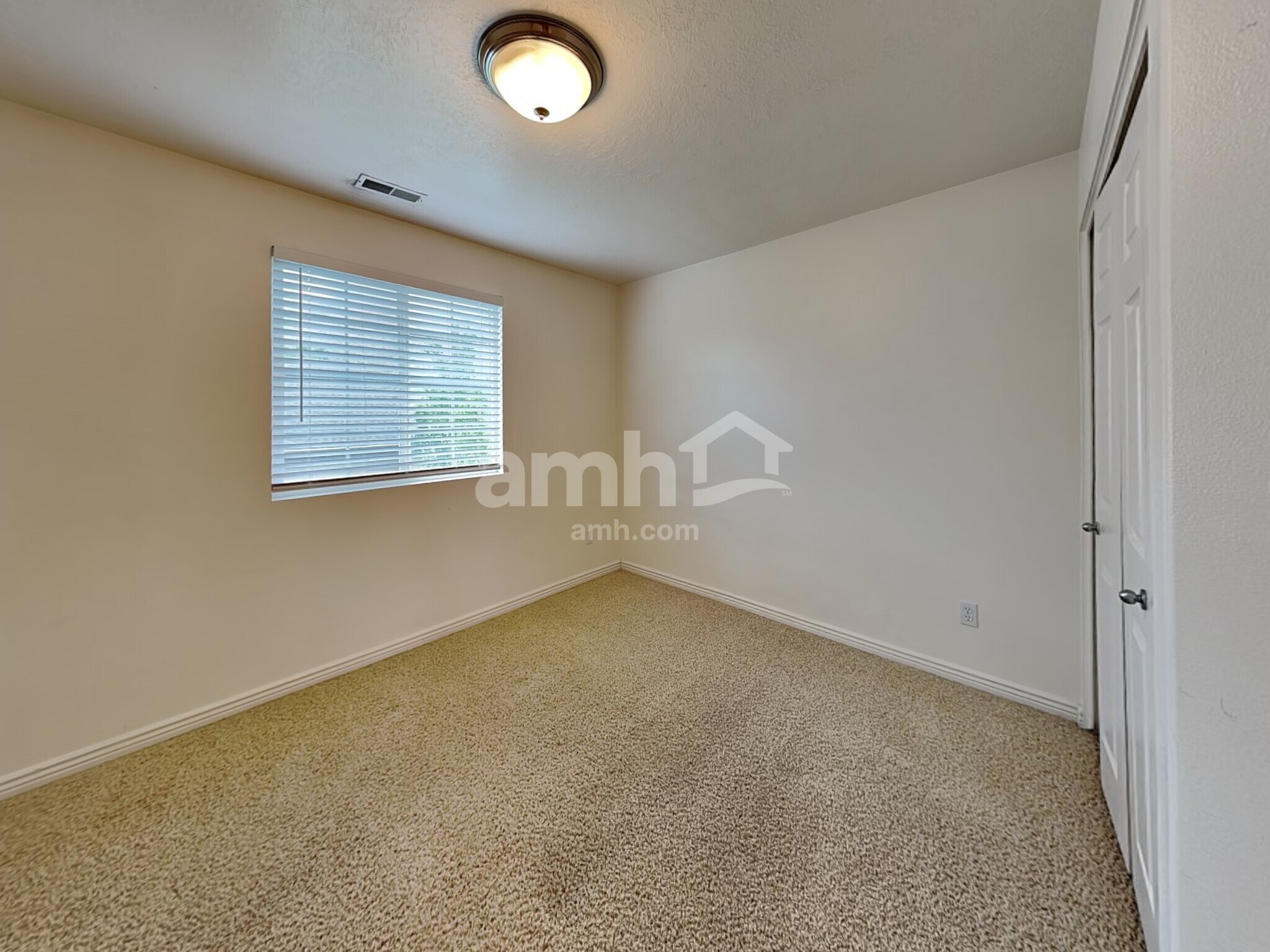 Building Photo - 10766 N Cypress