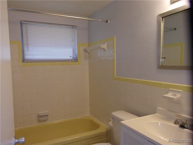 Building Photo - 25 N Barbour St