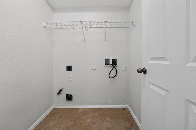 Building Photo - 1703 Comfort Ln