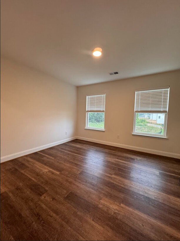 Building Photo - Inquire today on how to get FREE rent!