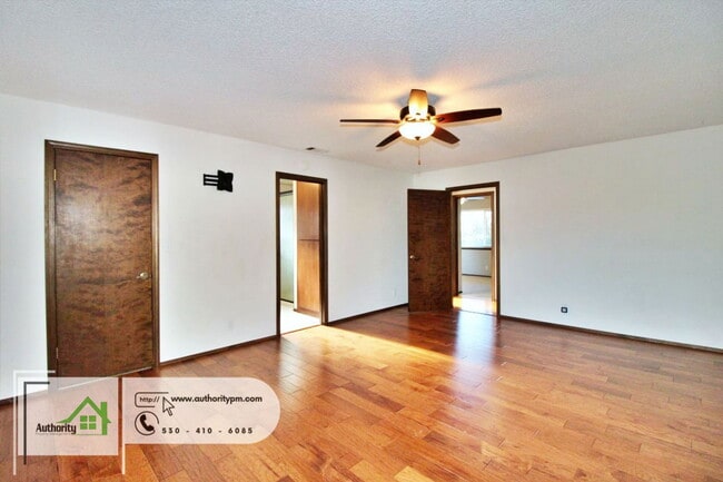 Building Photo - 20231 Margarita Ct E