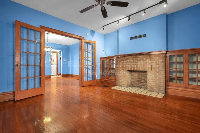 Building Photo - 275 N Warren Ave