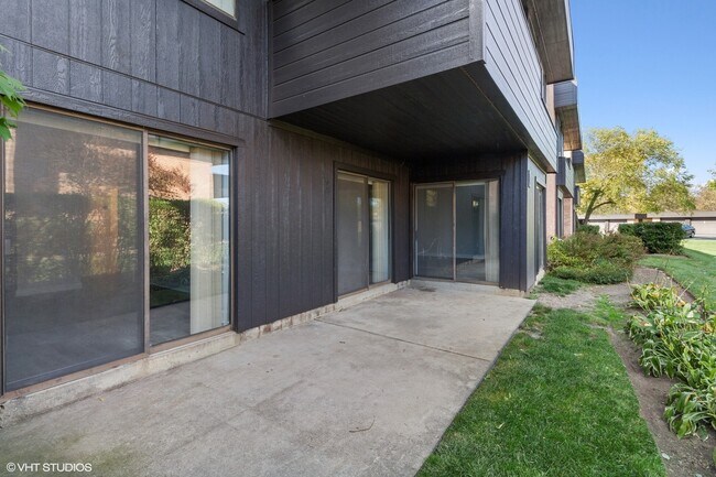 Building Photo - 1295 N Sterling Ave