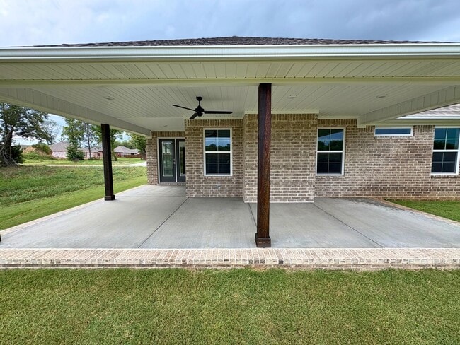 Building Photo - Newly Constructed 3bd/2ba Home!