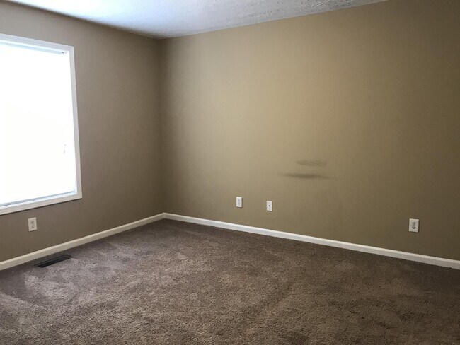 Building Photo - 201 McFadin Station St