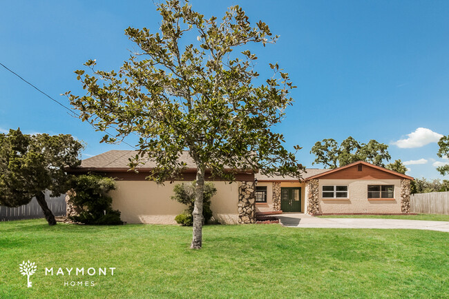 Primary Photo - 5760 Cactus Cir