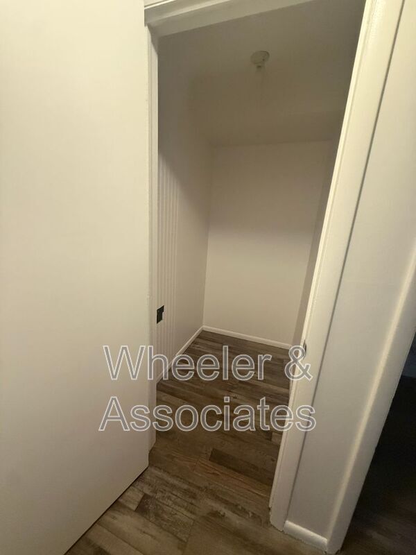 Building Photo - 2650 Jefferson Ave