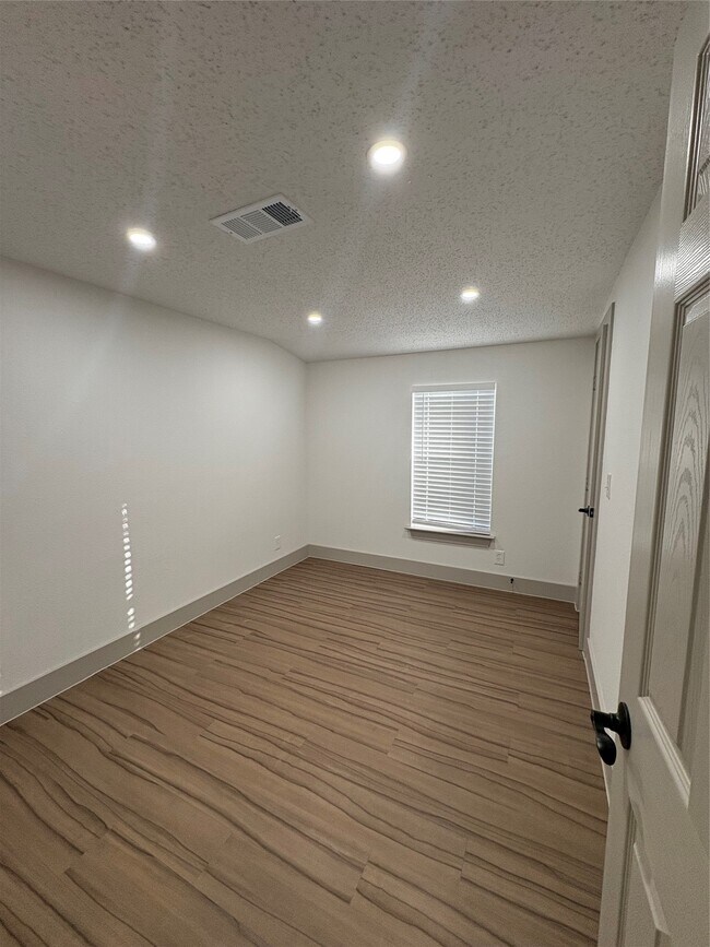 Building Photo - 23732 Panky Ln