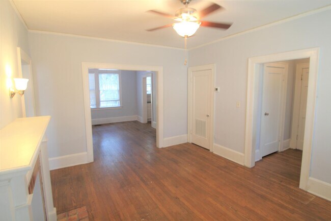 Building Photo - 1025 Goodwin St