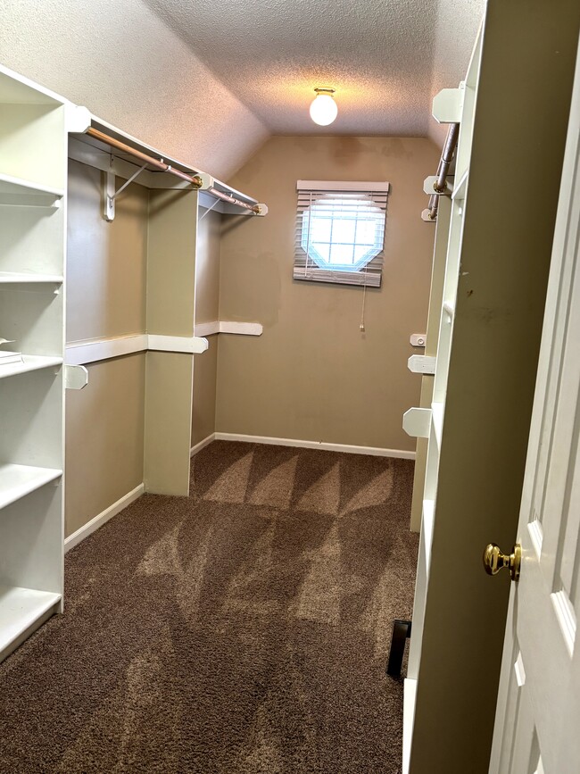 Building Photo - 13806 S Mullen St