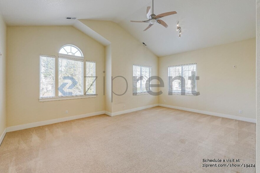 Building Photo - 10942 SW Koller St