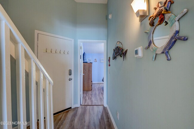 Building Photo - 918 N New River Dr