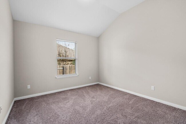 Building Photo - 2923 Bluffstone Dr