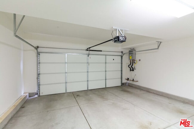 Building Photo - 2753 Waverly Dr