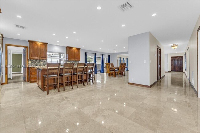 Building Photo - 601 N 44th Ave