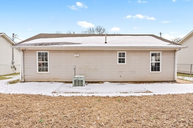Building Photo - 1042 Shadow Ridge Ave