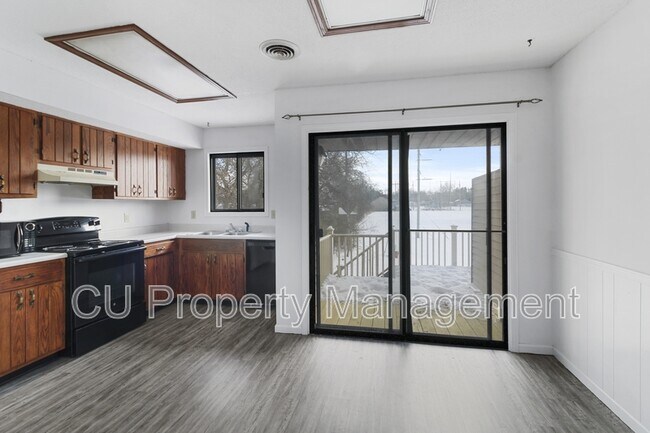 Building Photo - 1305 Christopher Cir